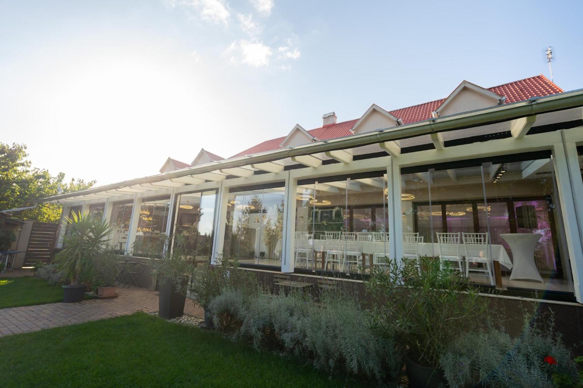 Szekely Fogado Self Check In Hotel Guesthouse Tunyogmatolcs Bagian luar foto